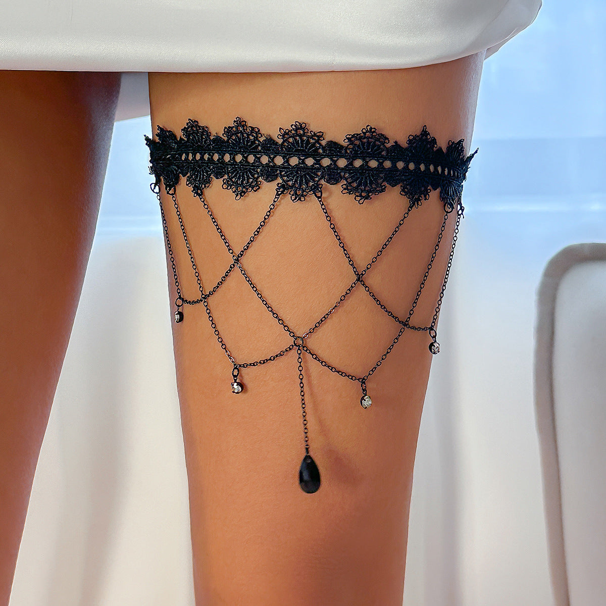Multi layer tassel metal sexy leg chain black lace thigh chain