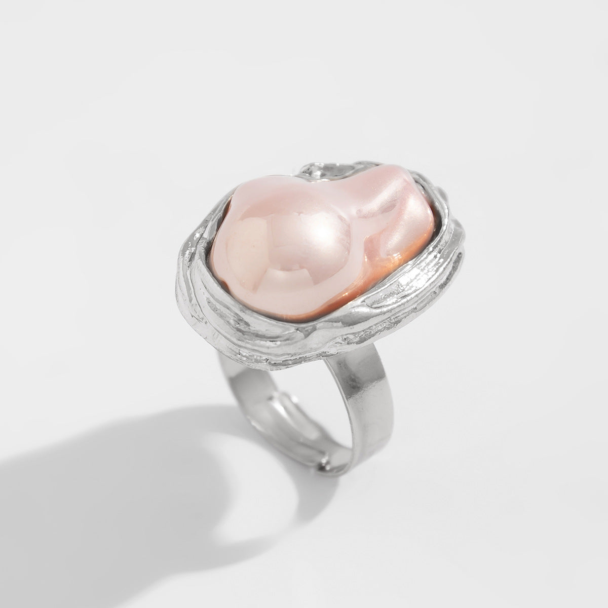 Trending Baroque inlaid pearl rings, retro alloy rings