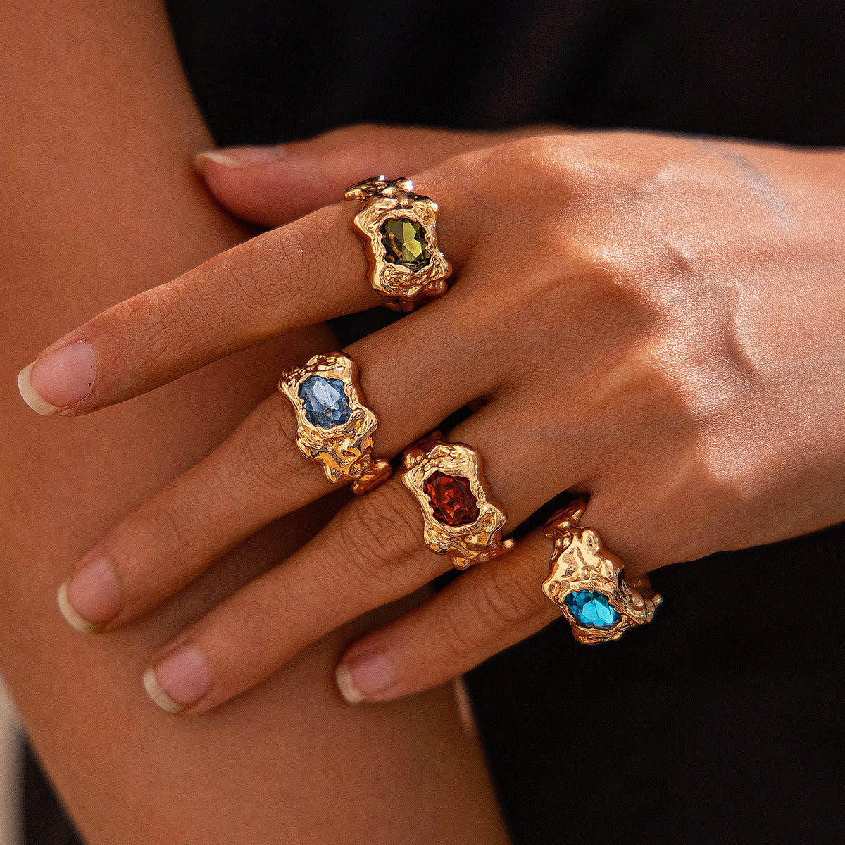 Sweet and cool retro inlaid gemstone pleated ring set