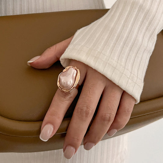 Trending Baroque inlaid pearl rings, retro alloy rings