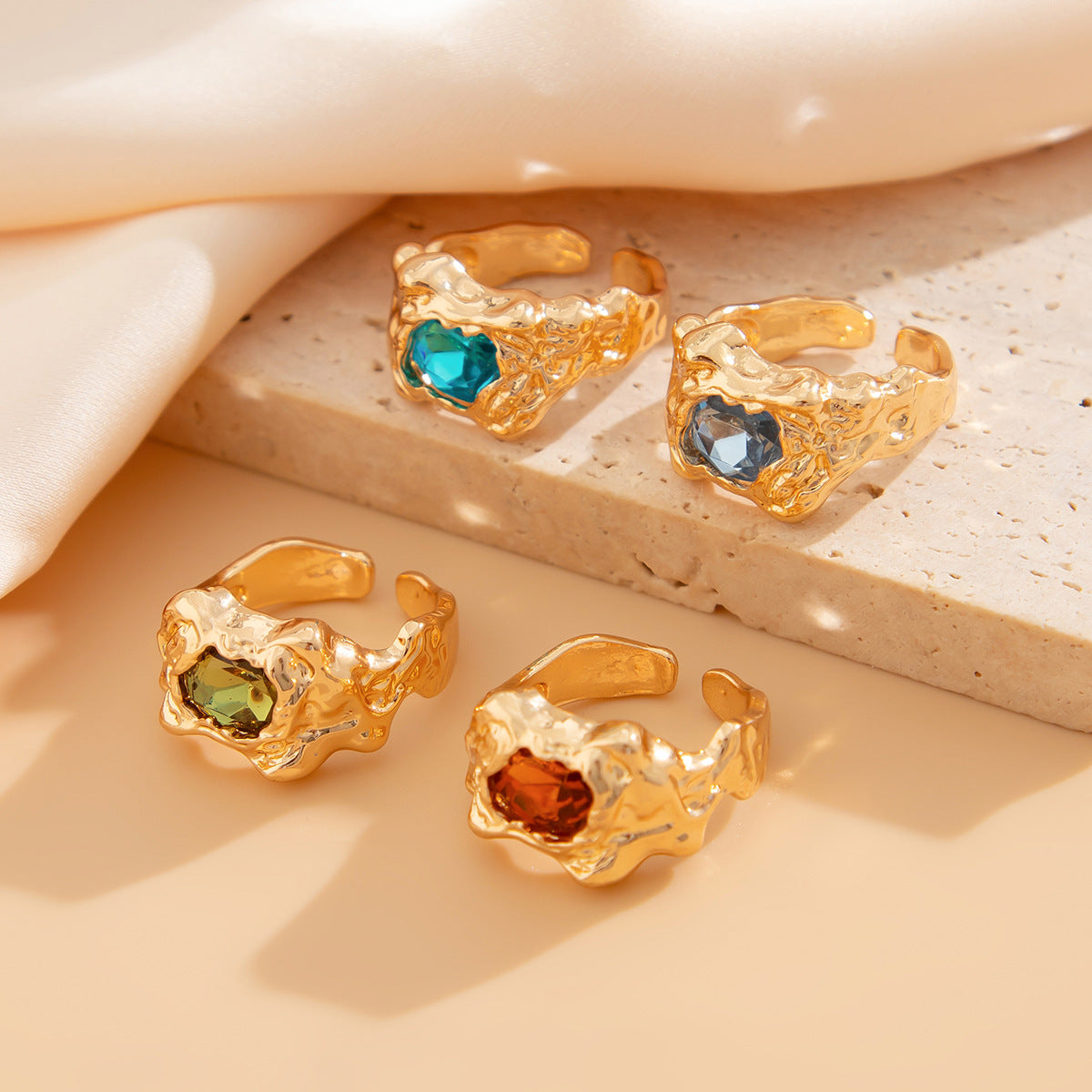 Sweet and cool retro inlaid gemstone pleated ring set