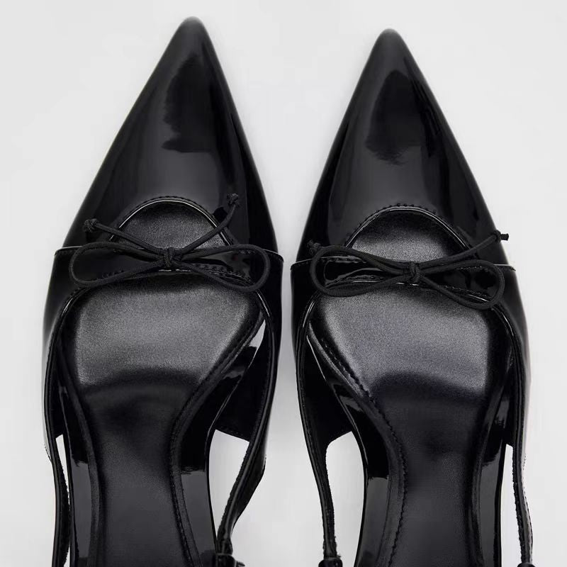 Black patent leather bow with pointed tip thin heels