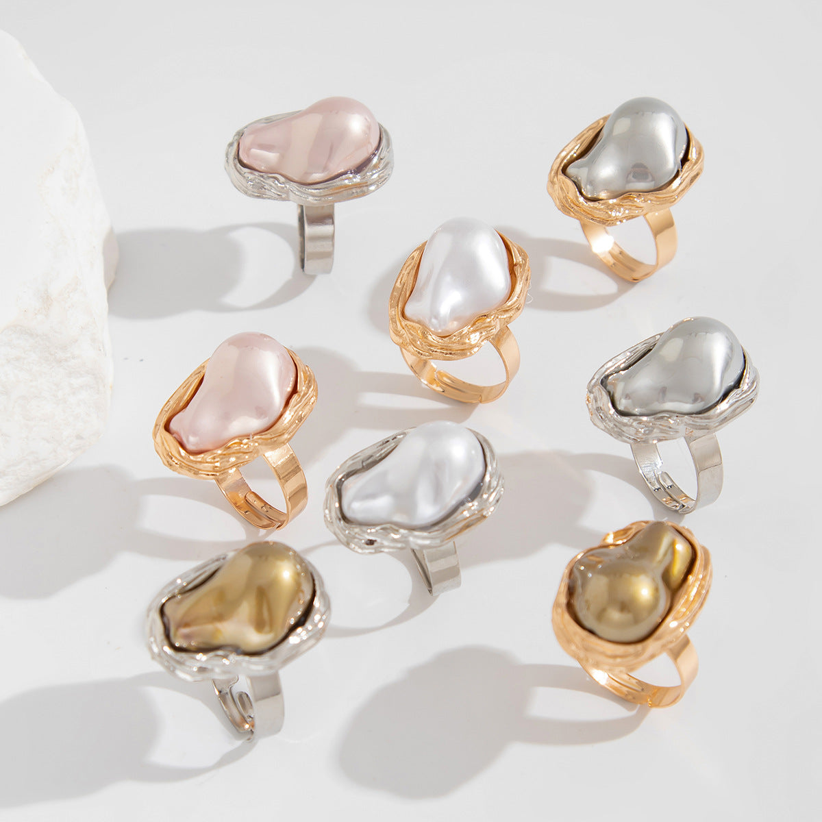Trending Baroque inlaid pearl rings, retro alloy rings