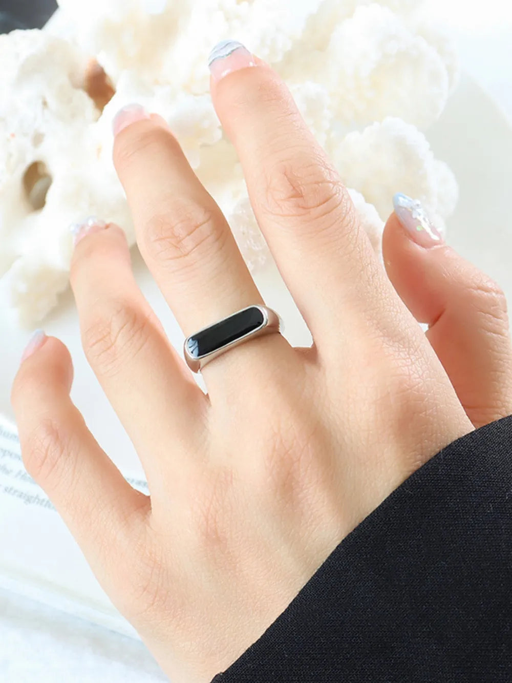 Trending New French fashion geometric glazed ring