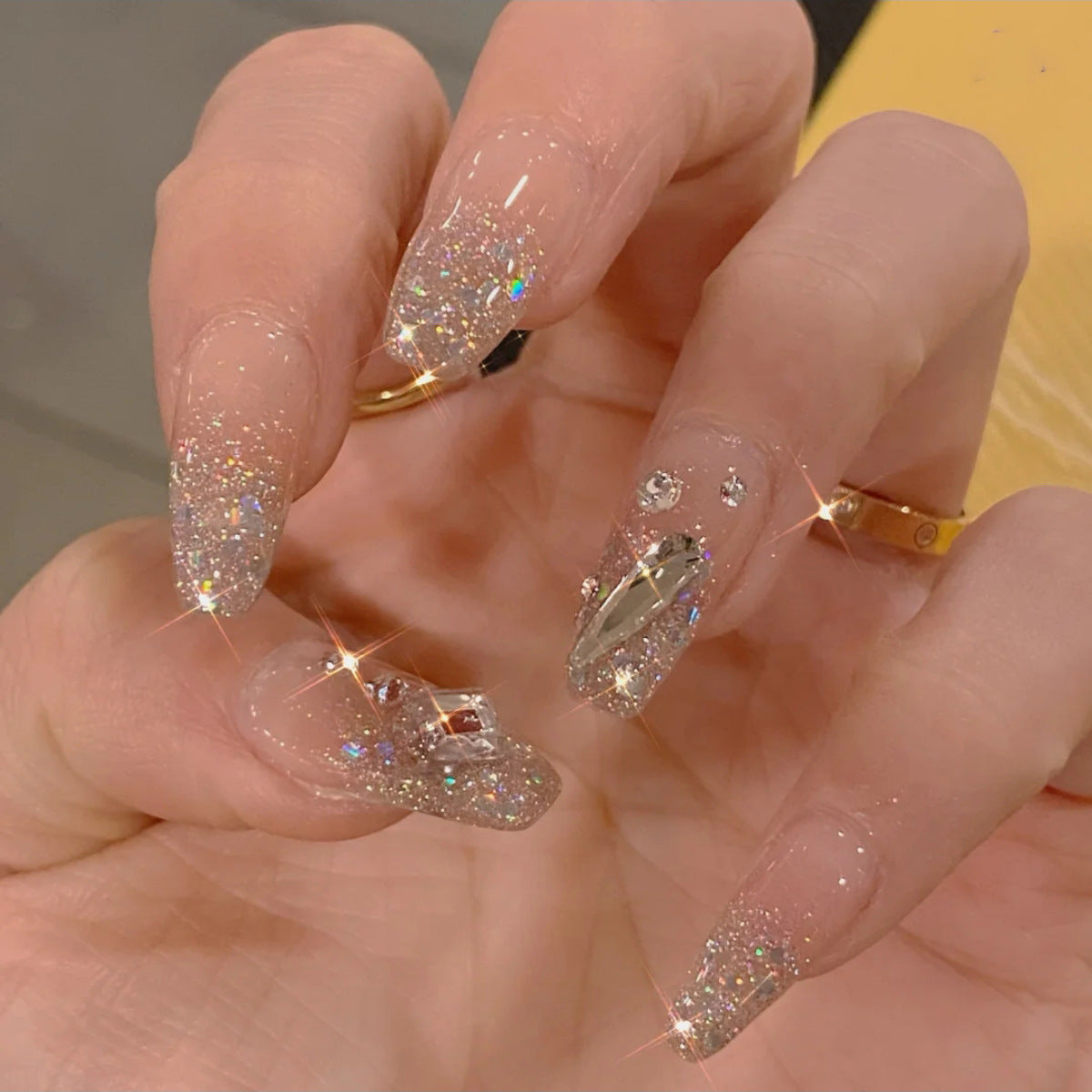 Shiny glittery diamond design Press On Nails