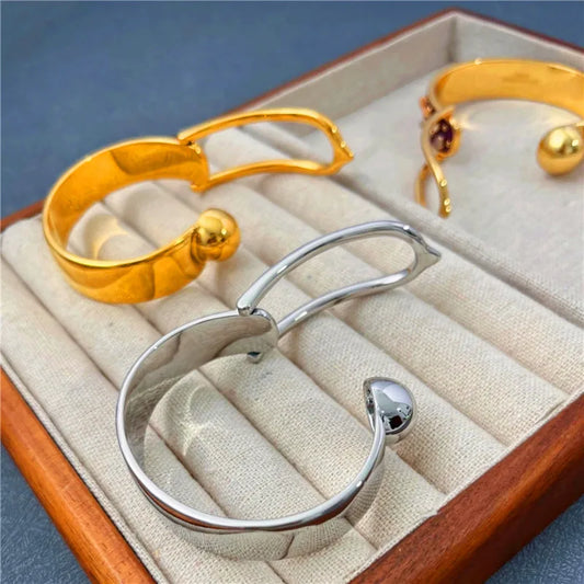 Retro Brass Gold Color Metal Bracelets Geometric Buckle Bangles for Women Jewelry European American Luxury Accessories Gifts
